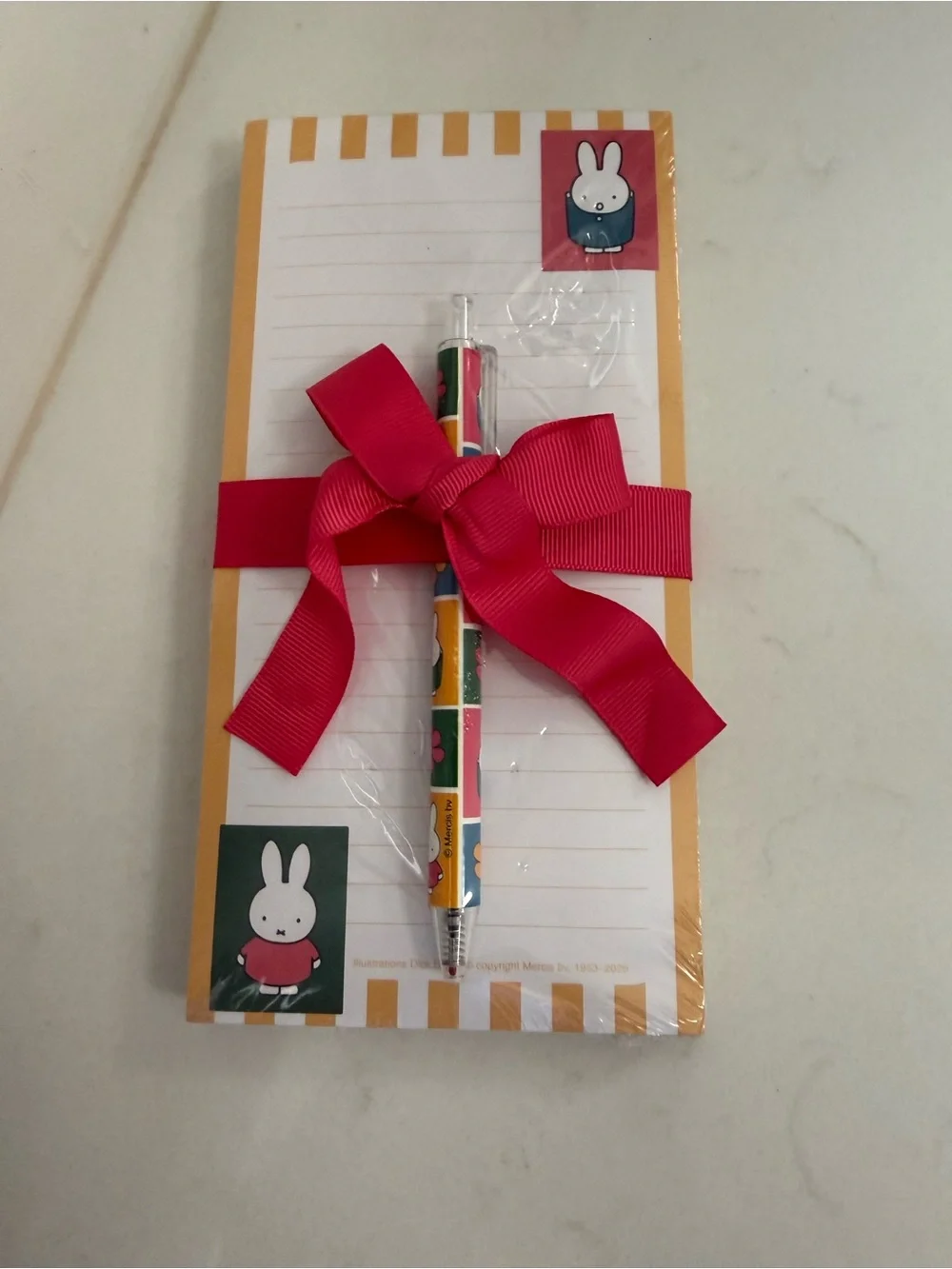Miffy themed  Notepad and Pen Gift Set - White & Yellow